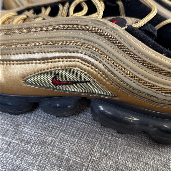 Air Vapormax 97 Metallic Gold - Picture 6 of 11